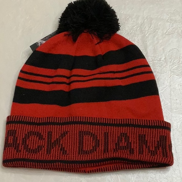 Black Diamond POM BEANIE - Black/hyper red - Picture 5 of 12
